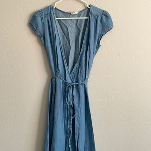 Gap Chambray true wrap dress